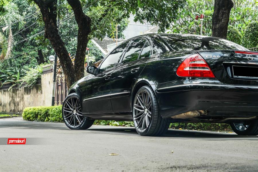 Детали экстерьера Mercedes-Benz E260 on Vossen Wheels (VFS4) 2017 года  (фото 4 из 12)